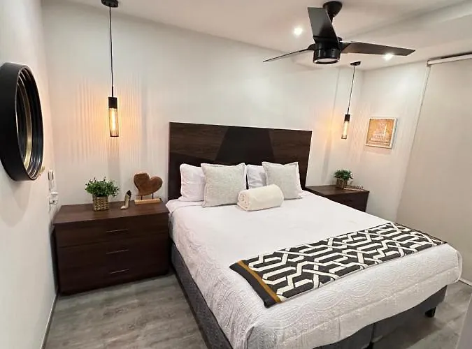 Entire Luxurious In Shopping Mall Apartment