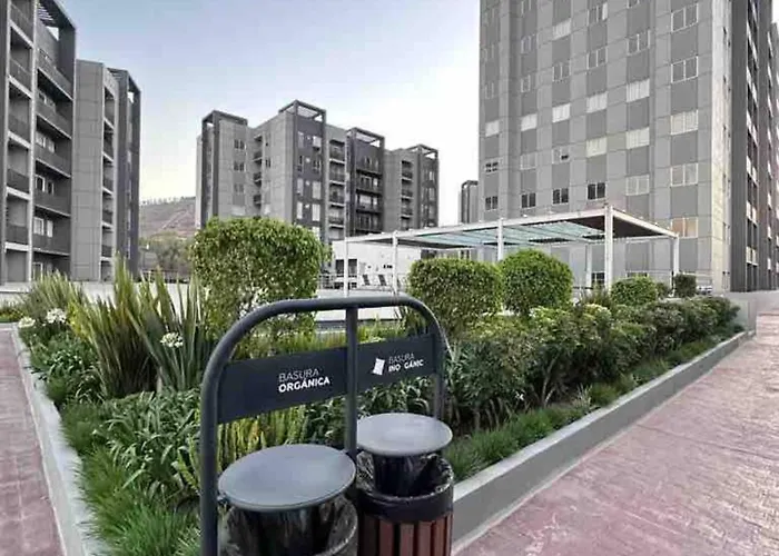 Entire Luxurious In Shopping Mall Apartment *
