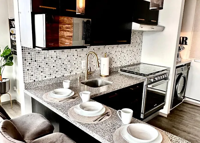 Entire Luxurious In Shopping Mall Apartment